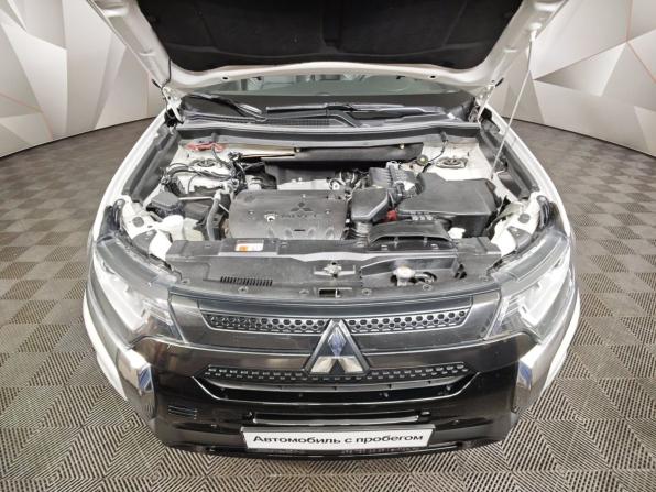 Mitsubishi Outlander III Рестайлинг 3 с пробегом 2022 года, цена 2 895 000 рублей, 30953 км, внедорожник, Автокод Объявления