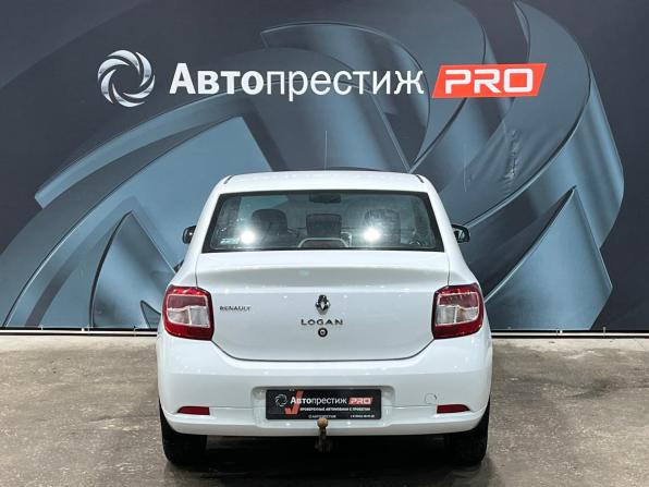 Renault Logan II Рестайлинг с пробегом 2018 года, цена 780 000 рублей, 158000 км, седан, Автокод Объявления