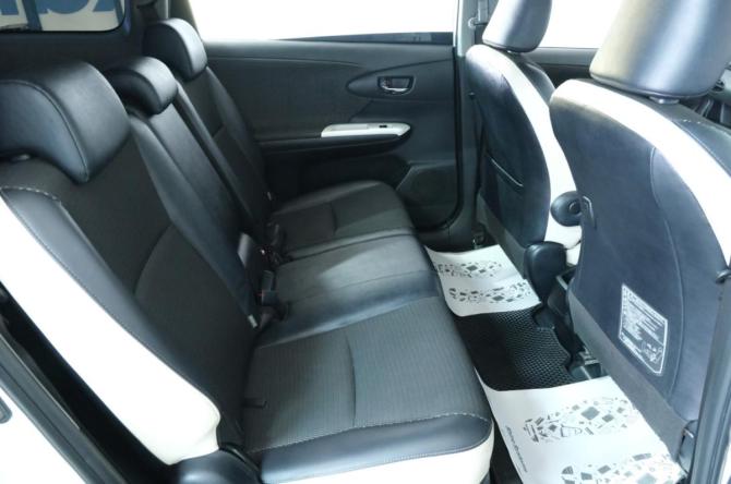 Toyota Wish II Рестайлинг с пробегом 2014 года, цена 1 689 000 рублей, 150000 км, минивэн, Автокод Объявления