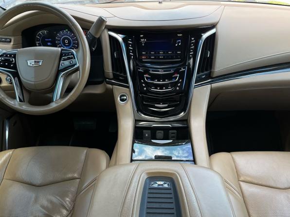 Cadillac Escalade IV с пробегом 2017 года, цена 5 200 000 рублей, 146317 км, внедорожник, Автокод Объявления
