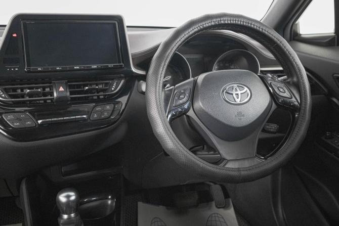 Toyota C-HR I с пробегом 2017 года, цена 2 359 000 рублей, 160000 км, внедорожник, Автокод Объявления