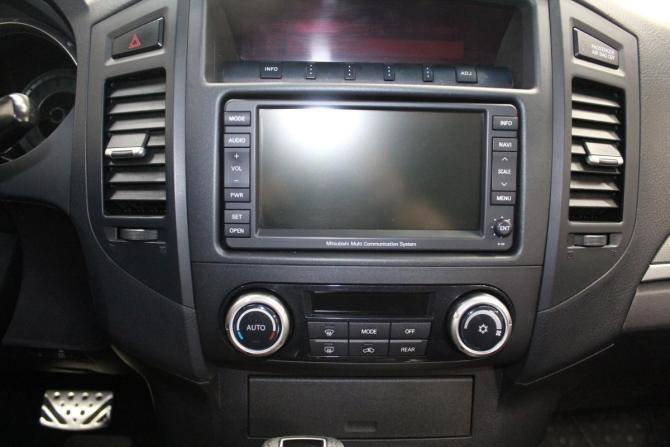 Mitsubishi Pajero IV Рестайлинг 1 с пробегом 2011 года, цена 1 819 000 рублей, 319213 км, внедорожник, Автокод Объявления