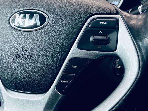 Kia Rio III Рестайлинг с пробегом 2017 года, цена 870 000 рублей, 164235 км, седан, Автокод Объявления