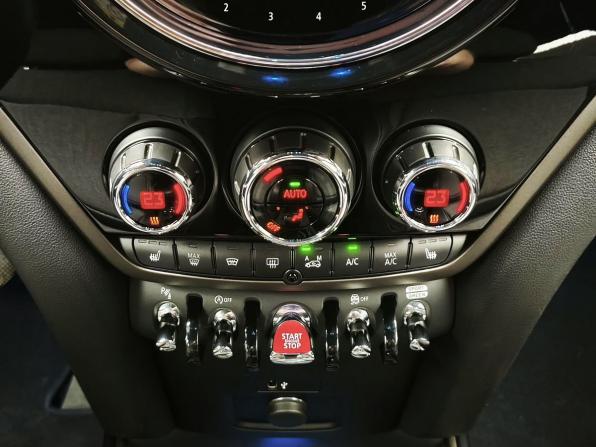 Mini Countryman II Рестайлинг с пробегом 2021 года, цена 3 699 000 рублей, 41326 км, внедорожник, Автокод Объявления