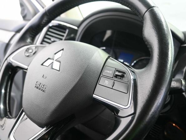 Mitsubishi Outlander III Рестайлинг 2 с пробегом 2015 года, цена 1 789 900 рублей, 159000 км, внедорожник, Автокод Объявления