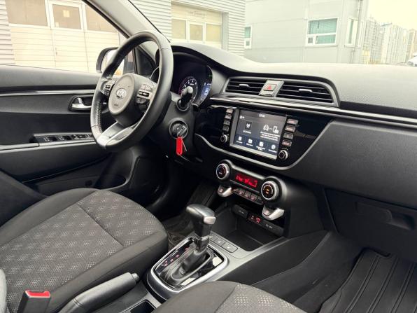 Kia Rio IV с пробегом 2019 года, цена 1 295 000 рублей, 138000 км, седан, Автокод Объявления