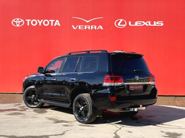Toyota Land Cruiser 200 Series Рестайлинг 2 с пробегом 2018 года, цена 5 900 000 рублей, 187342 км, внедорожник, Автокод Объявления