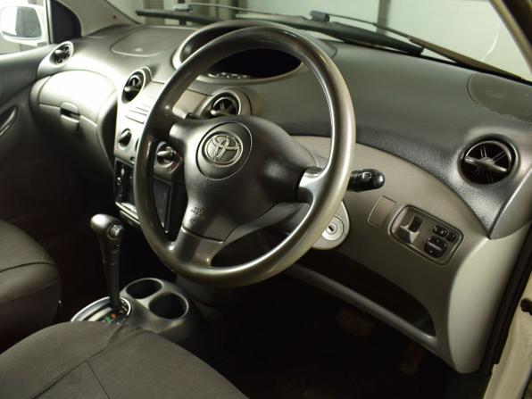 Toyota Vitz I (P10) с пробегом 2002 года, цена 419 995 рублей, 299539 км, хэтчбек, Автокод Объявления