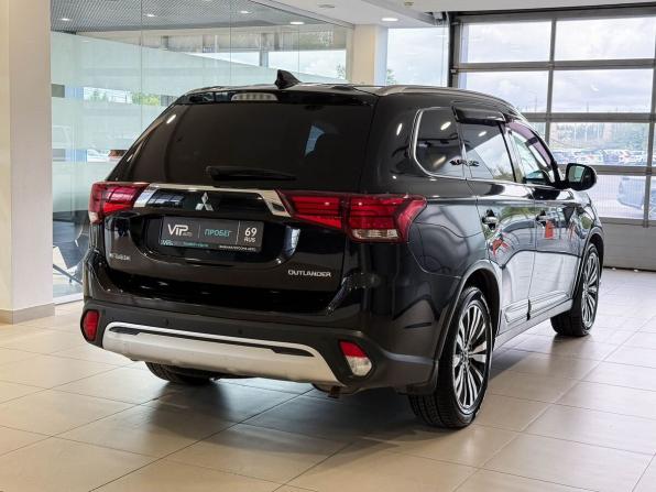 Mitsubishi Outlander III Рестайлинг 3 с пробегом 2019 года, цена 1 950 000 рублей, 122538 км, внедорожник, Автокод Объявления