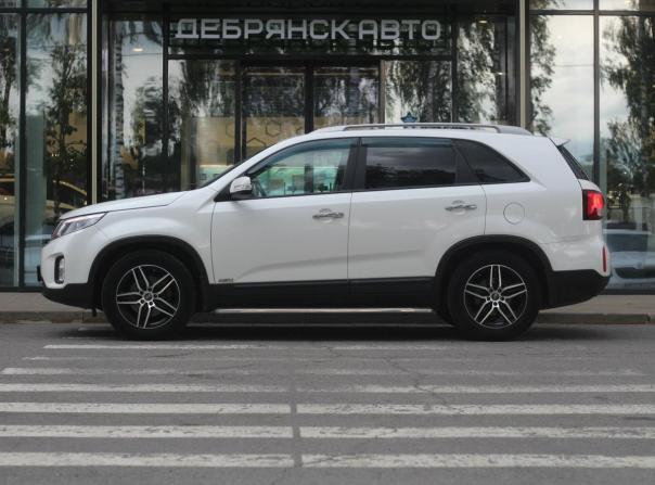 Kia Sorento II Рестайлинг с пробегом 2018 года, цена 2 395 000 рублей, 107842 км, внедорожник, Автокод Объявления
