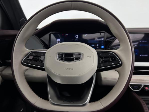 Geely Monjaro I с пробегом 2024 года, цена 3 150 000 рублей, 42600 км, внедорожник, Автокод Объявления