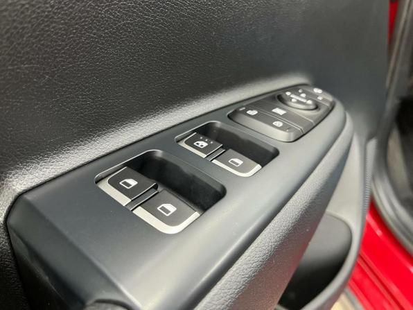 Kia Rio IV Рестайлинг с пробегом 2022 года, цена 2 204 982 рубля, 23500 км, хэтчбек, Автокод Объявления