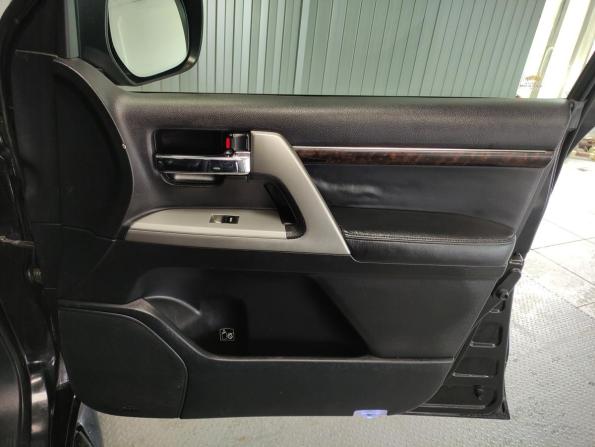 Toyota Land Cruiser 200 Series Рестайлинг 1 с пробегом 2014 года, цена 3 300 000 рублей, 365300 км, внедорожник, Автокод Объявления