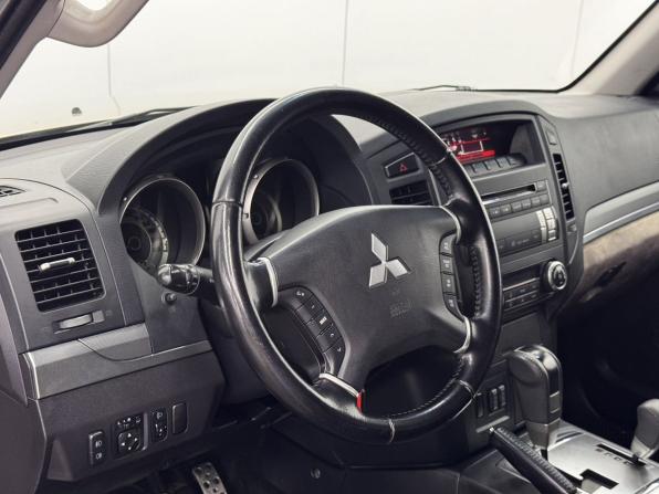 Mitsubishi Pajero IV Рестайлинг 1 с пробегом 2012 года, цена 1 870 700 рублей, 135336 км, внедорожник, Автокод Объявления