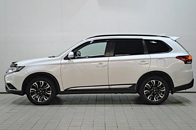 Mitsubishi Outlander III Рестайлинг 3 с пробегом 2021 года, цена 2 300 000 рублей, 112800 км, внедорожник, Автокод Объявления