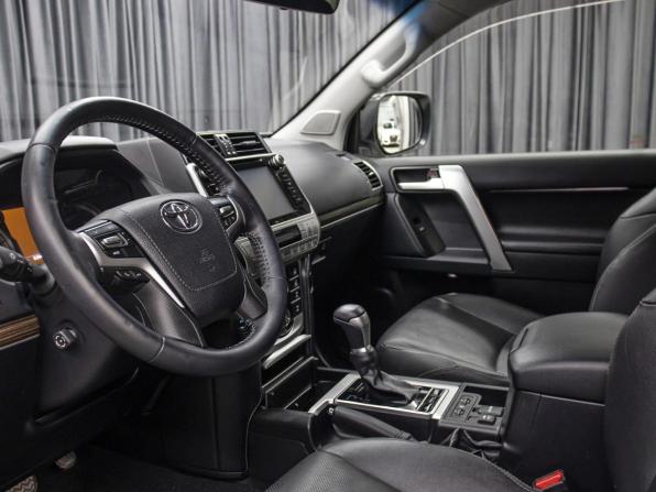 Toyota Land Cruiser Prado 150 Series Рестайлинг 2 с пробегом 2018 года, цена 5 898 000 рублей, 63947 км, внедорожник, Автокод Объявления