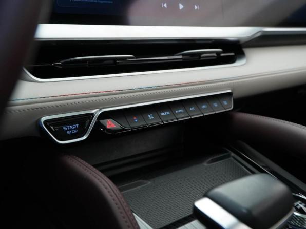 Geely Monjaro I с пробегом 2023 года, цена 3 187 444 рубля, 50668 км, внедорожник, Автокод Объявления