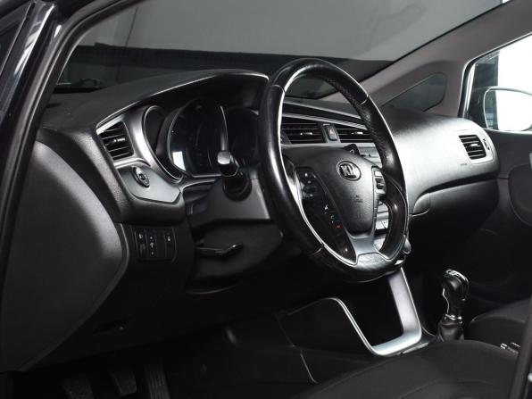 Kia Ceed II Рестайлинг с пробегом 2015 года, цена 969 999 рублей, 171508 км, хэтчбек, Автокод Объявления
