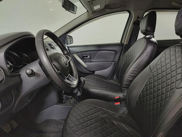 Renault Logan II Рестайлинг с пробегом 2020 года, цена 1 050 000 рублей, 130000 км, седан, Автокод Объявления
