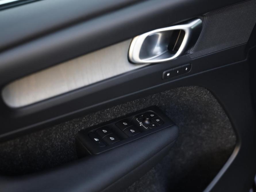 Volvo XC40 I Санкт-Петербург  - изображение 23