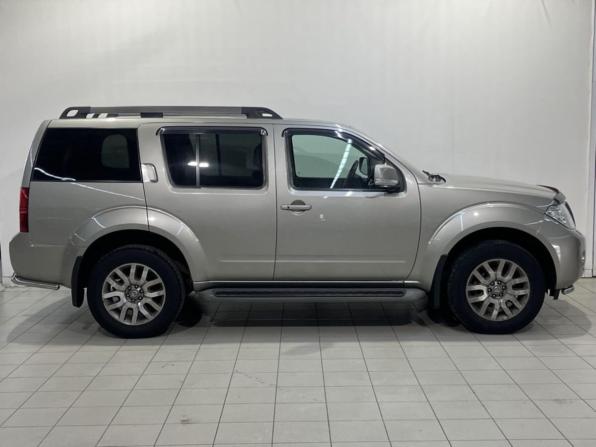 Nissan Pathfinder III Рестайлинг с пробегом 2012 года, цена 1 717 000 рублей, 260744 км, внедорожник, Автокод Объявления