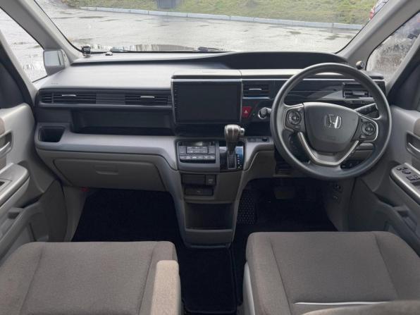 Honda Stepwgn V Рестайлинг с пробегом 2019 года, цена 2 050 000 рублей, 105729 км, минивэн, Автокод Объявления