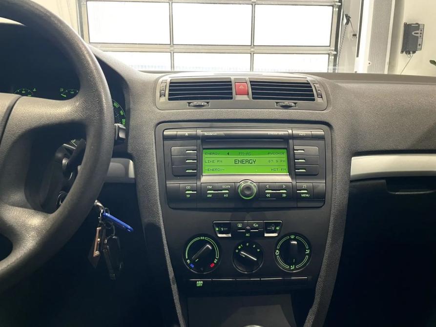 Skoda Octavia II (A5) Москва  - изображение 16