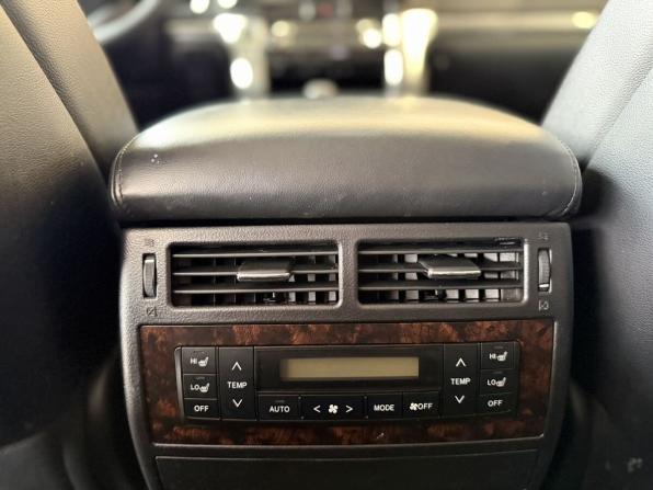Toyota Land Cruiser 200 Series Рестайлинг 1 с пробегом 2015 года, цена 4 280 000 рублей, 161000 км, внедорожник, Автокод Объявления