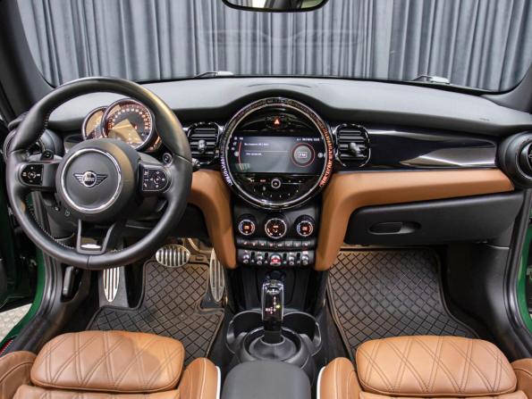 Mini Hatch III (F55/F56) Рестайлинг 2 с пробегом 2021 года, цена 3 798 000 рублей, 53186 км, хэтчбек, Автокод Объявления