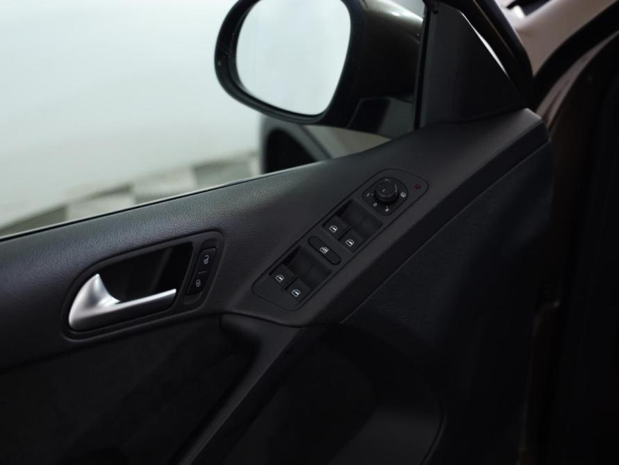 Volkswagen Tiguan I Рестайлинг Санкт-Петербург  - изображение 19