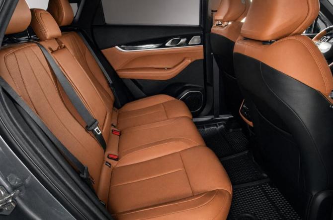 Geely Atlas II с пробегом 2025 года, цена 2 929 000 рублей, 29000 км, внедорожник, Автокод Объявления
