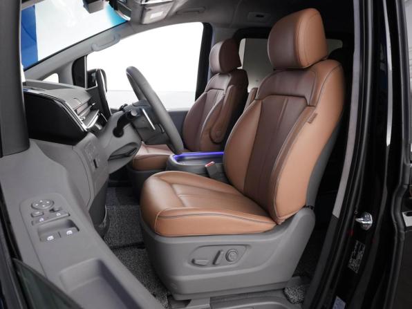 Hyundai Staria I с пробегом 2025 года, цена 7 868 888 рублей, 9207 км, минивэн, Автокод Объявления