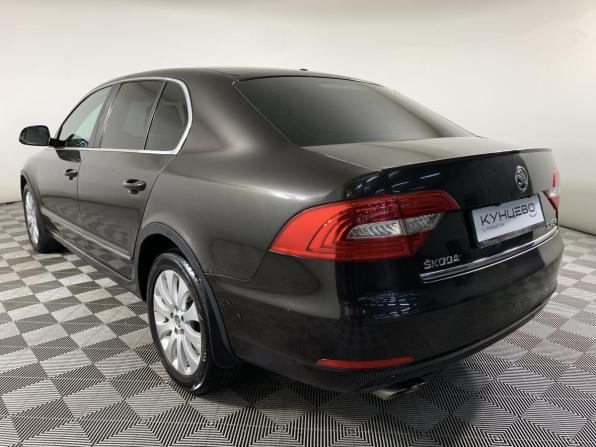 Skoda Superb II Рестайлинг с пробегом 2015 года, цена 1 030 000 рублей, 155457 км, лифтбек, Автокод Объявления