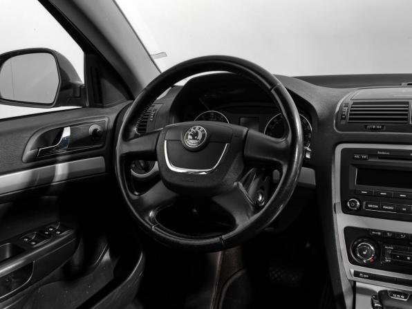 Skoda Octavia II (A5) Рестайлинг с пробегом 2011 года, цена 749 000 рублей, 80700 км, лифтбек, Автокод Объявления