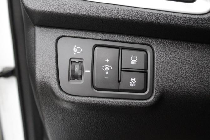 Hyundai Solaris II с пробегом 2018 года, цена 880 000 рублей, 201352 км, седан, Автокод Объявления