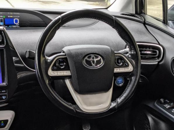 Toyota Prius IV (XW50) с пробегом 2017 года, цена 1 894 900 рублей, 136000 км, лифтбек, Автокод Объявления
