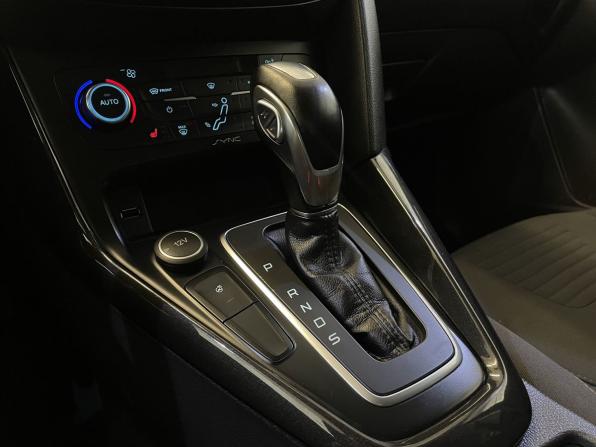 Ford Focus III Рестайлинг с пробегом 2015 года, цена 995 000 рублей, 153777 км, универсал, Автокод Объявления
