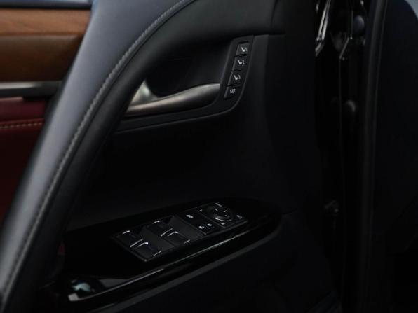 Lexus LX III Рестайлинг 2 с пробегом 2018 года, цена 6 645 605 рублей, 181859 км, внедорожник, Автокод Объявления