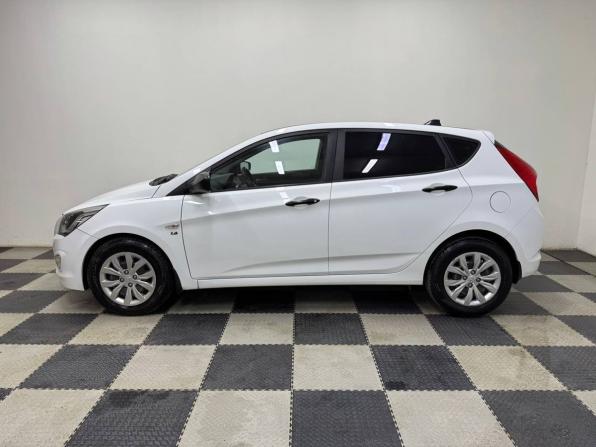 Hyundai Solaris I Рестайлинг с пробегом 2015 года, цена 800 000 рублей, 194000 км, хэтчбек, Автокод Объявления
