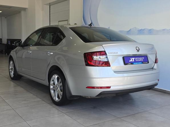Skoda Octavia III (A7) Рестайлинг с пробегом 2017 года, цена 1 835 000 рублей, 127000 км, лифтбек, Автокод Объявления