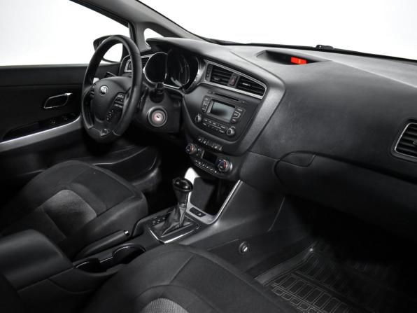 Kia Ceed III с пробегом 2018 года, цена 1 550 000 рублей, 82200 км, универсал, Автокод Объявления