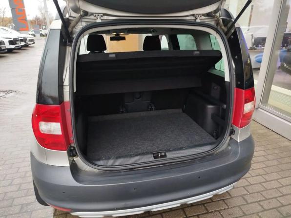 Skoda Yeti I с пробегом 2012 года, цена 798 000 рублей, 121520 км, внедорожник, Автокод Объявления
