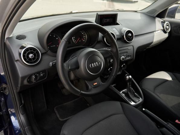 Audi A1 I (8X) с пробегом 2012 года, цена 870 000 рублей, 223641 км, хэтчбек, Автокод Объявления