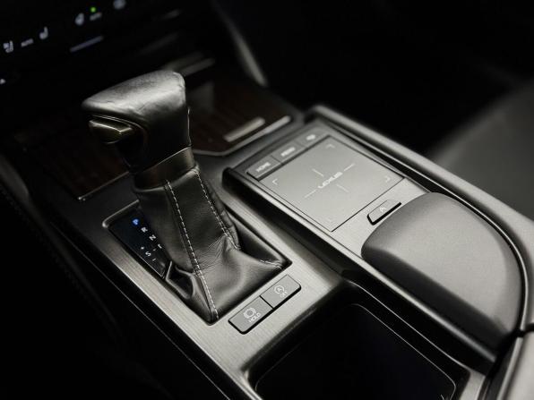 Lexus ES VII с пробегом 2018 года, цена 3 300 000 рублей, 135669 км, седан, Автокод Объявления