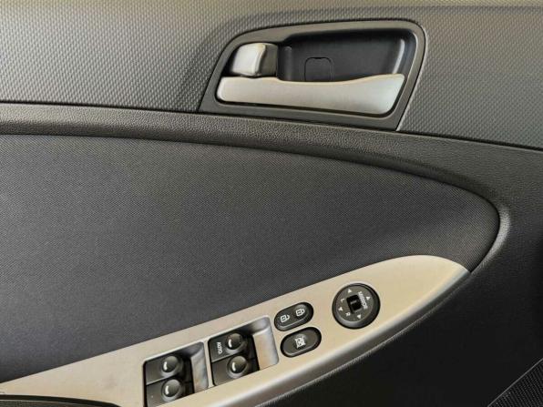 Hyundai Solaris I Рестайлинг с пробегом 2016 года, цена 1 045 000 рублей, 106065 км, седан, Автокод Объявления