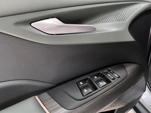 Changan Lamore с пробегом 2024 года, цена 2 000 000 рублей, 11037 км, седан, Автокод Объявления