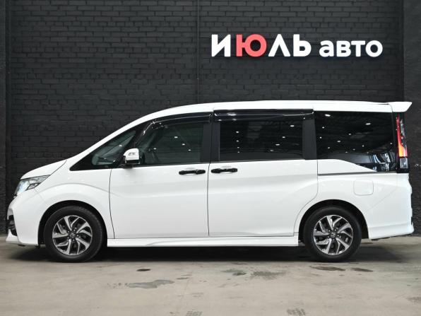 Honda Stepwgn V с пробегом 2017 года, цена 2 290 000 рублей, 118539 км, минивэн, Автокод Объявления