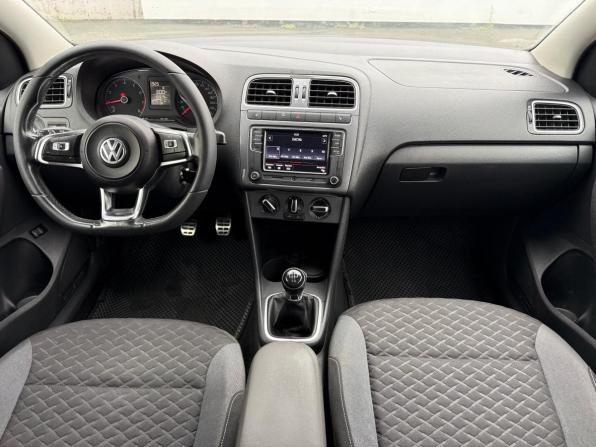 Volkswagen Polo VI (EU Market) с пробегом 2018 года, цена 1 090 000 рублей, 102000 км, хэтчбек, Автокод Объявления