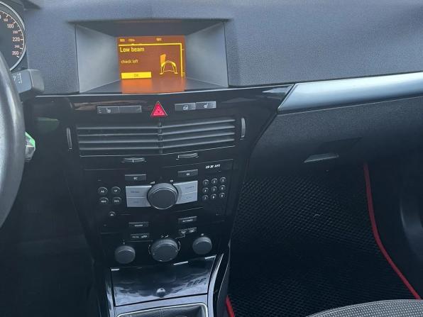 Opel Astra H Рестайлинг с пробегом 2011 года, цена 398 000 рублей, 211652 км, хэтчбек, Автокод Объявления