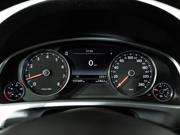 Volkswagen Touareg II с пробегом 2013 года, цена 2 419 700 рублей, 137045 км, внедорожник, Автокод Объявления